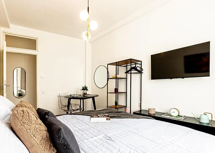 Days - With Netflix In Old Town Appartement Prague